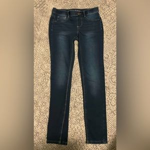 As you can see, they are small for me, but super stretchy every day pants, used